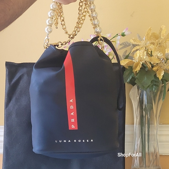 Prada - Picture 4 of 16